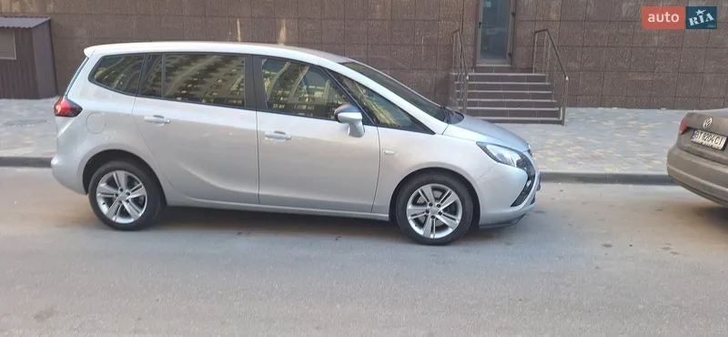 Opel Zafira 2015