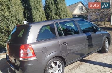 Минивэн Opel Zafira 2009 в Ахтырке