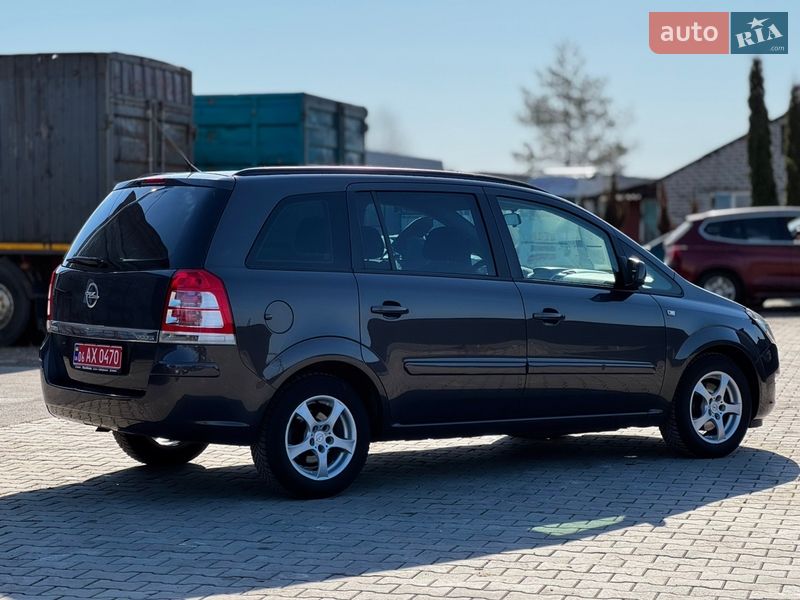 Минивэн Opel Zafira 2012 в Звягеле