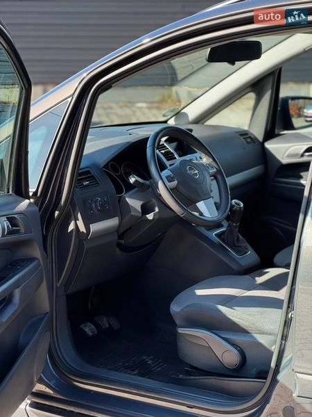 Минивэн Opel Zafira 2012 в Звягеле
