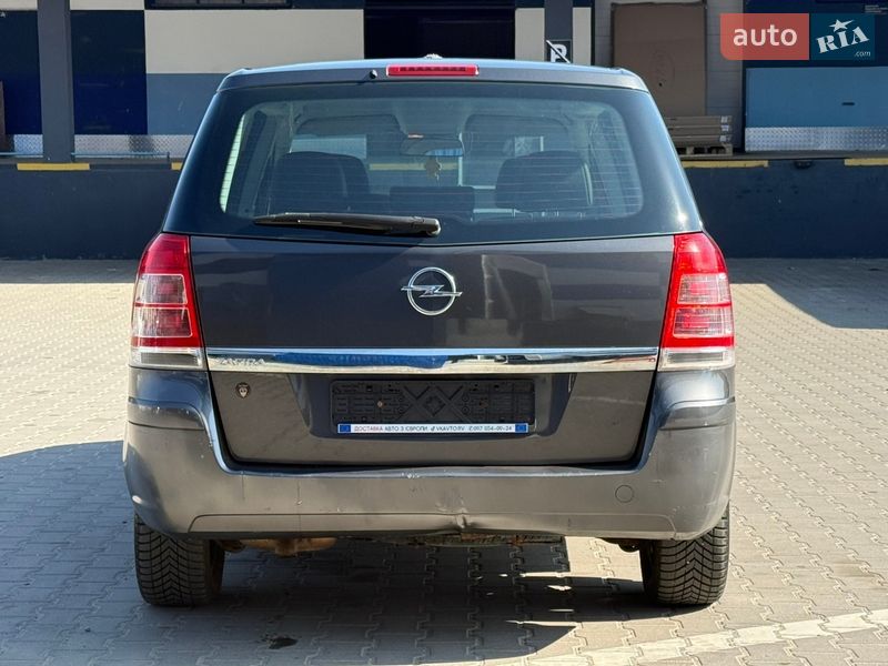 Минивэн Opel Zafira 2012 в Ровно