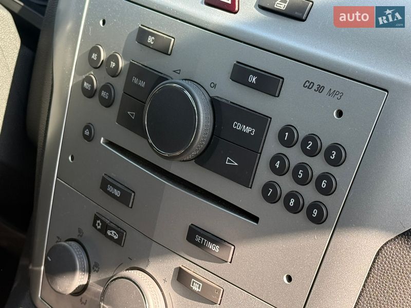 Минивэн Opel Zafira 2012 в Ровно