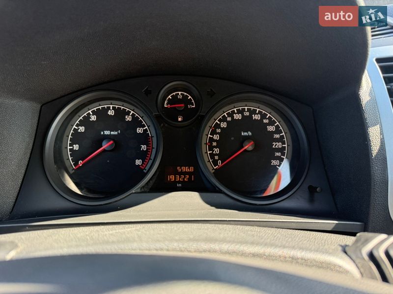 Минивэн Opel Zafira 2012 в Ровно