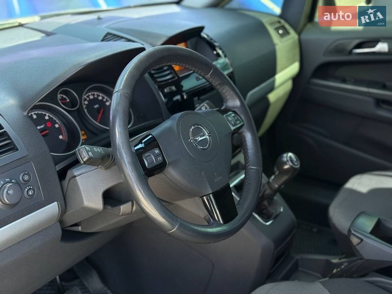 Минивэн Opel Zafira 2013 в Запорожье фото 7 Минивэн Opel Zafira 2013 в Запорожье