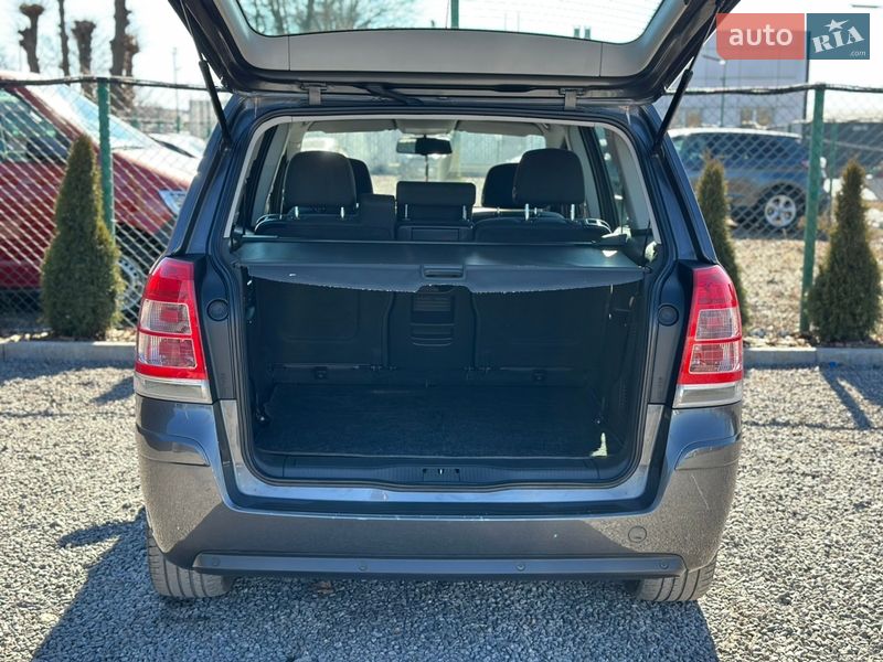 Мінівен Opel Zafira 2012 в Вінниці
