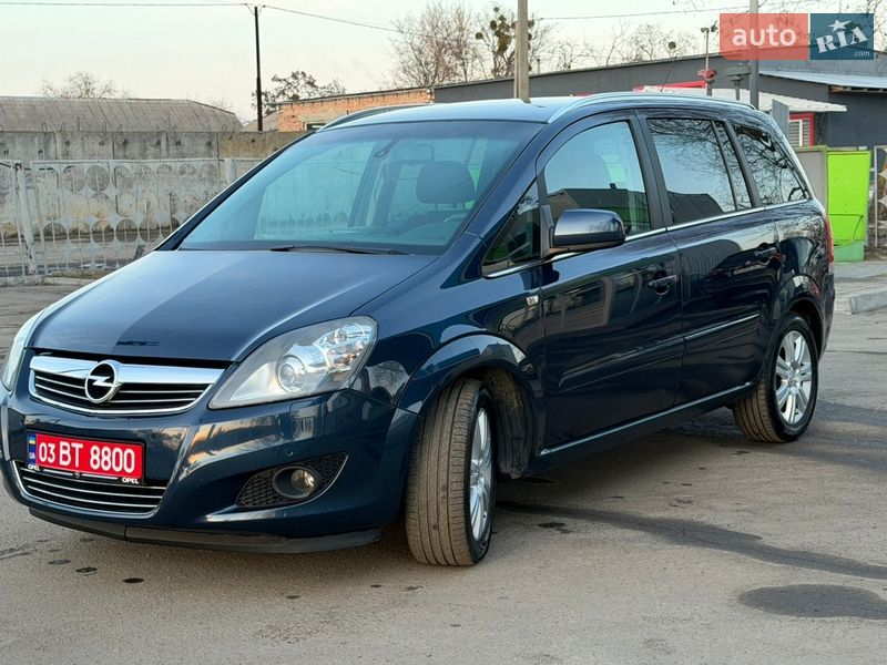 Минивэн Opel Zafira 2011 в Лубнах