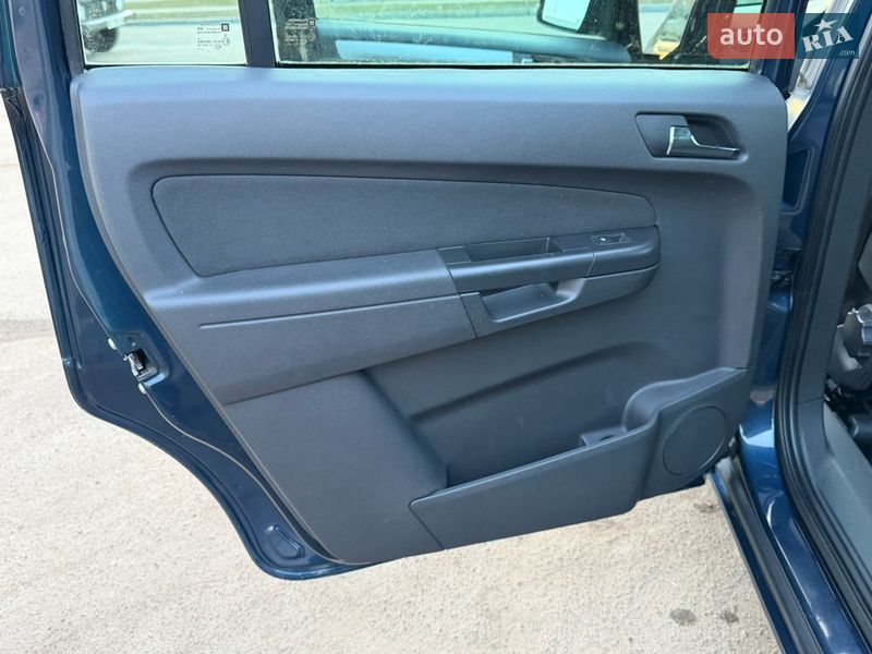 Минивэн Opel Zafira 2011 в Лубнах