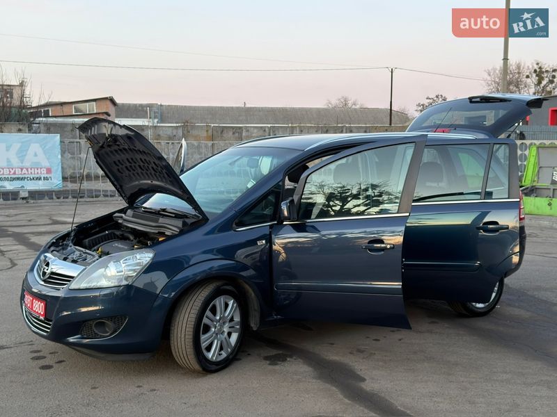Минивэн Opel Zafira 2011 в Лубнах