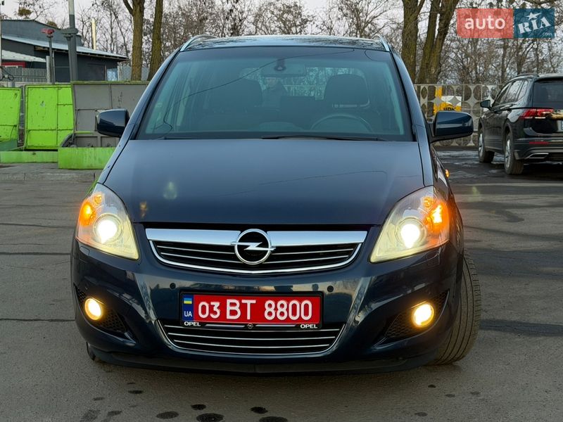 Минивэн Opel Zafira 2011 в Лубнах