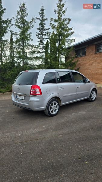 Минивэн Opel Zafira 2010 в Трускавце