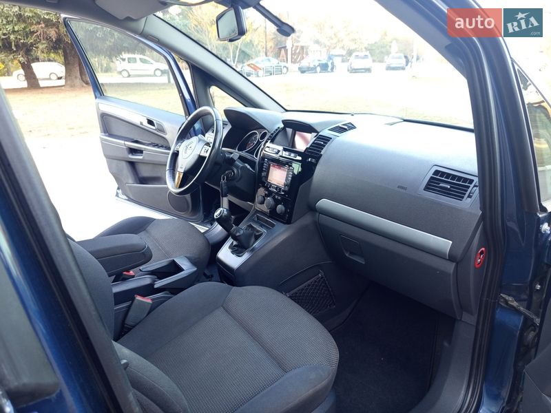 Минивэн Opel Zafira 2012 в Ровно