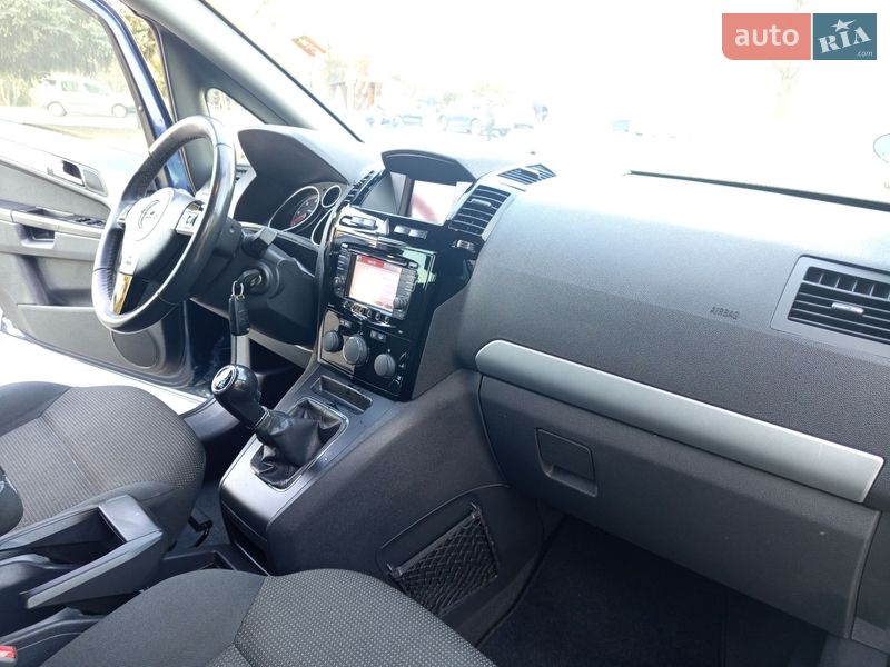 Минивэн Opel Zafira 2012 в Ровно