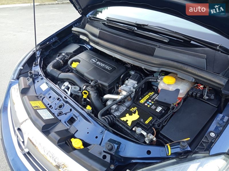 Минивэн Opel Zafira 2012 в Ровно