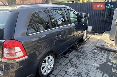 Мінівен Opel Zafira 2013 в Ужгороді
