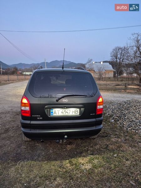 Минивэн Opel Zafira 2003 в Верховине