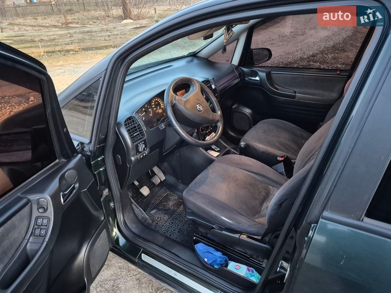 Минивэн Opel Zafira 2003 в Верховине