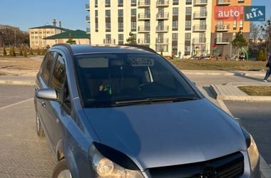 Минивэн Opel Zafira 2005 в Сокале