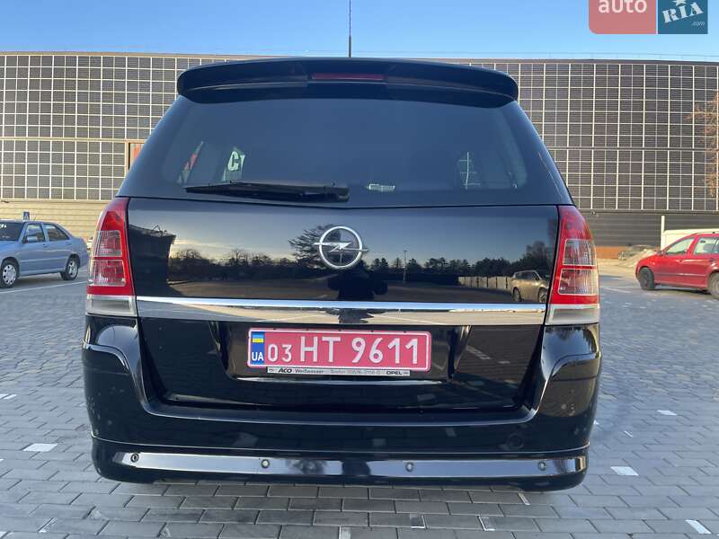 Минивэн Opel Zafira 2009 в Луцке