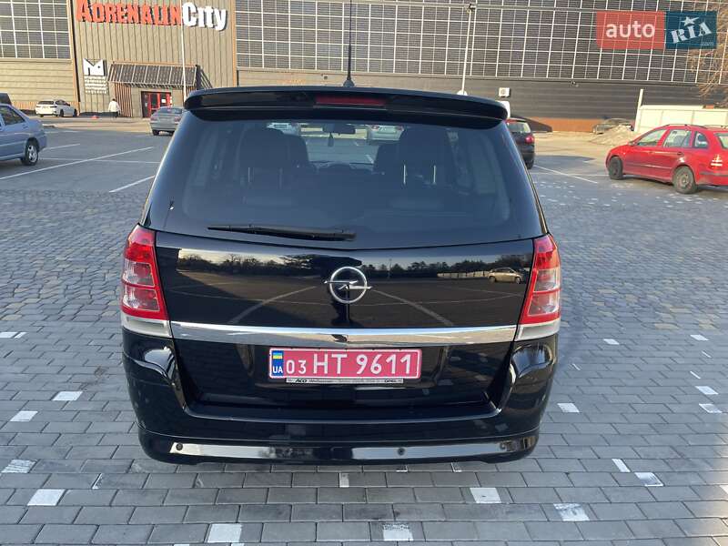 Минивэн Opel Zafira 2009 в Луцке