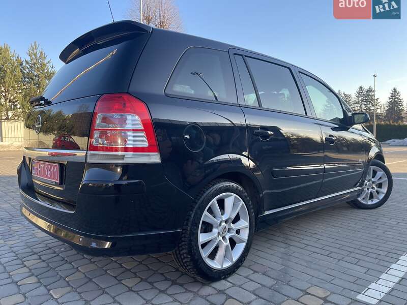 Минивэн Opel Zafira 2009 в Луцке