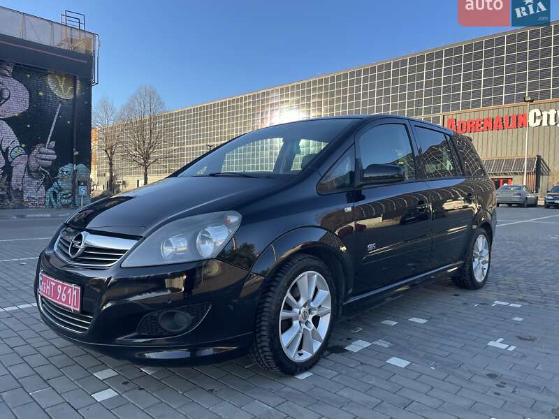 Минивэн Opel Zafira 2009 в Луцке