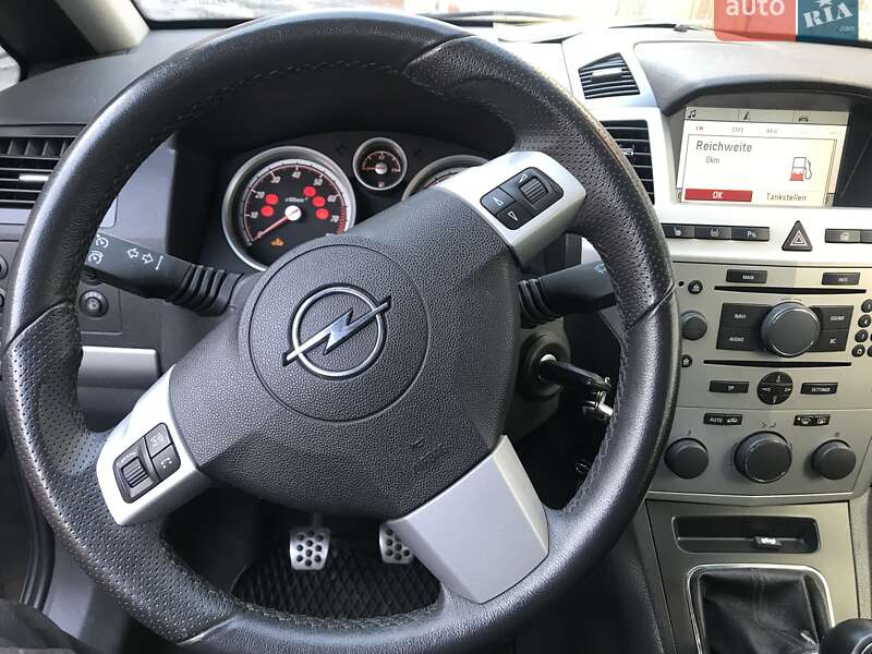 Минивэн Opel Zafira 2009 в Луцке