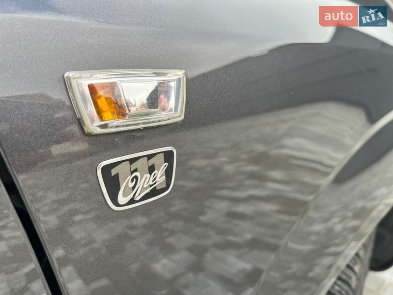 Минивэн Opel Zafira 2010 в Хороле