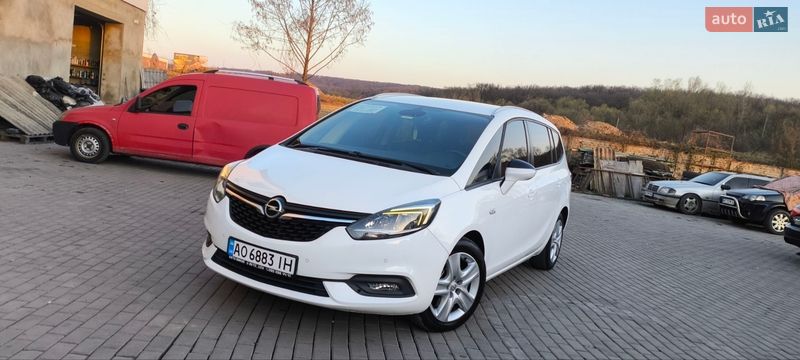 Минивэн Opel Zafira 2016 в Мукачево