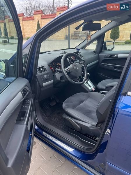 Мінівен Opel Zafira 2010 в Ізмаїлі