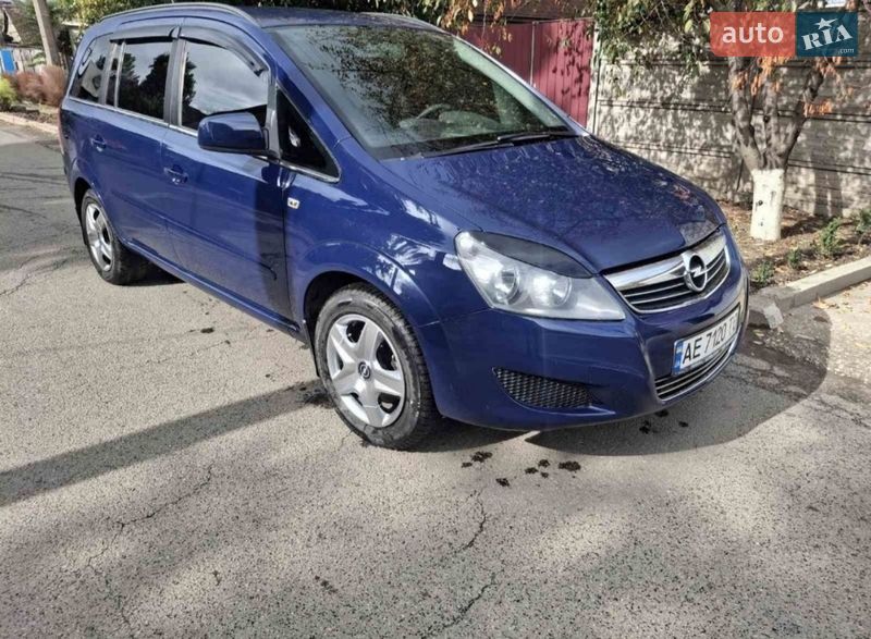 Минивэн Opel Zafira 2011 в Кривом Роге фото 4 Минивэн Opel Zafira 2011 в Кривом Роге