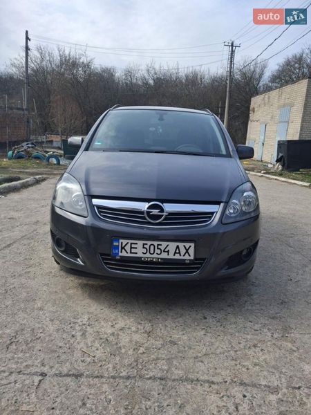 Opel Zafira 2011