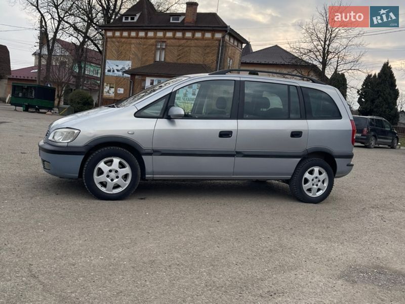 Минивэн Opel Zafira 2002 в Глыбокой