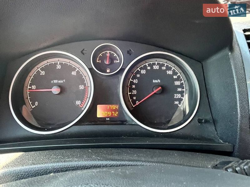 Минивэн Opel Zafira 2010 в Каменец-Подольском