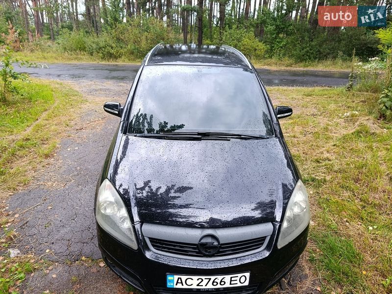 Минивэн Opel Zafira 2007 в Луцке