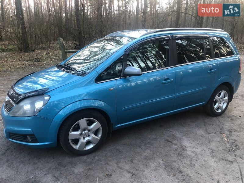 Минивэн Opel Zafira 2006 в Коцюбинском