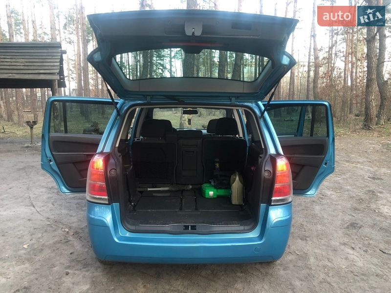 Минивэн Opel Zafira 2006 в Коцюбинском