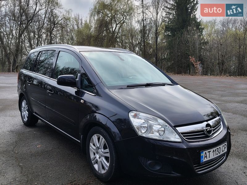 Opel Zafira 2011