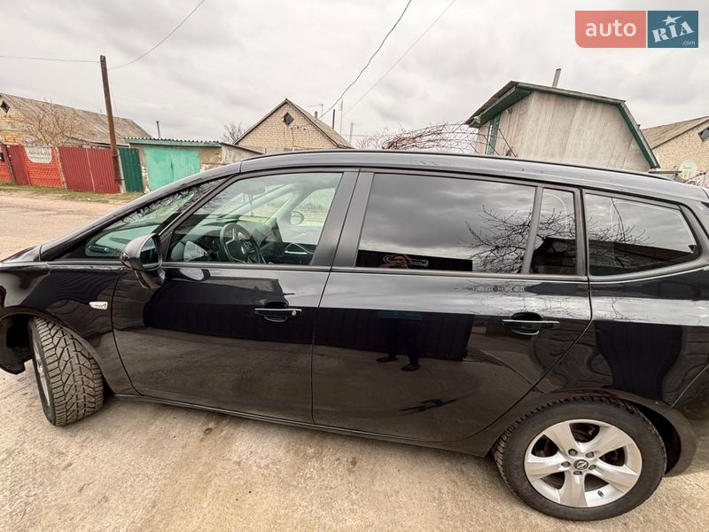 Opel Zafira 2015