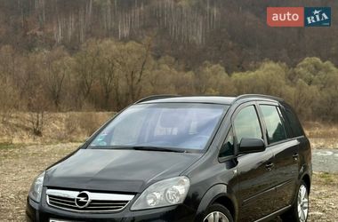 Минивэн Opel Zafira 2012 в Долине