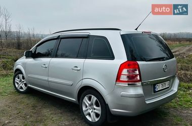 Минивэн Opel Zafira 2013 в Изюме