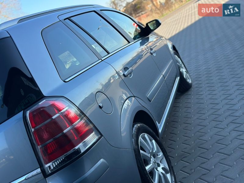 Минивэн Opel Zafira 2006 в Владимире