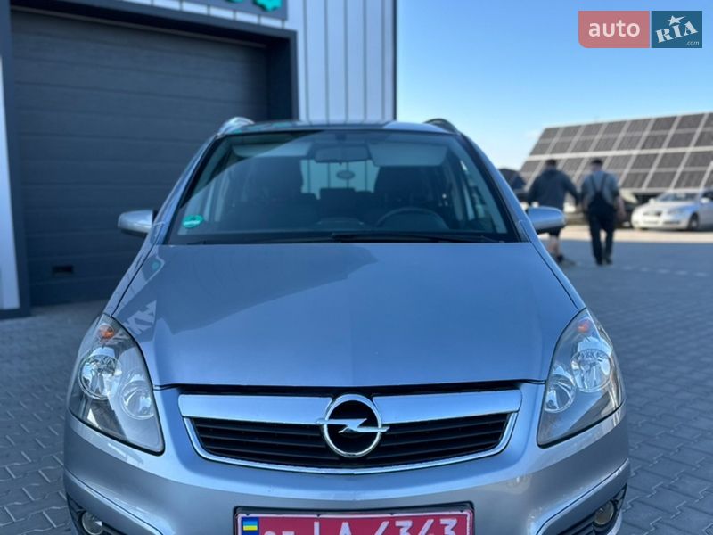 Минивэн Opel Zafira 2006 в Владимире