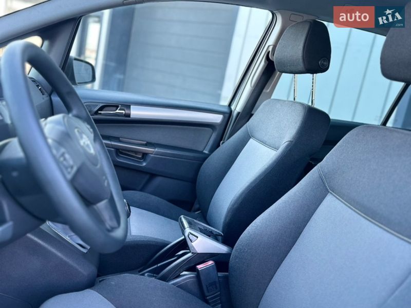 Минивэн Opel Zafira 2006 в Владимире
