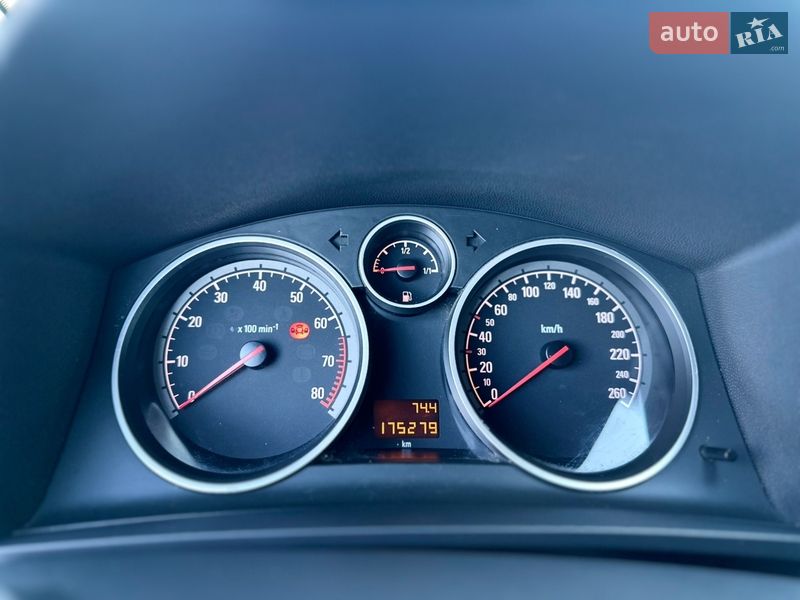 Минивэн Opel Zafira 2006 в Владимире