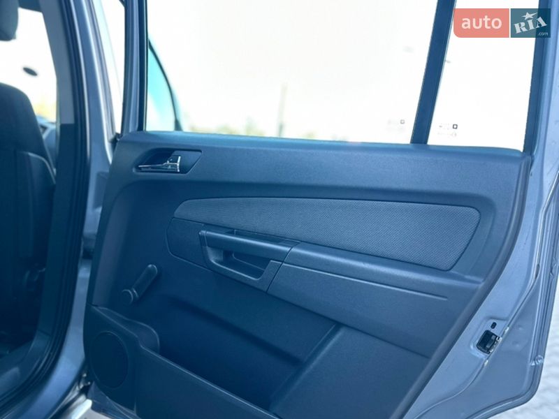 Минивэн Opel Zafira 2006 в Владимире