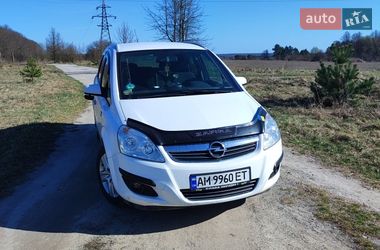 Минивэн Opel Zafira 2008 в Городнице