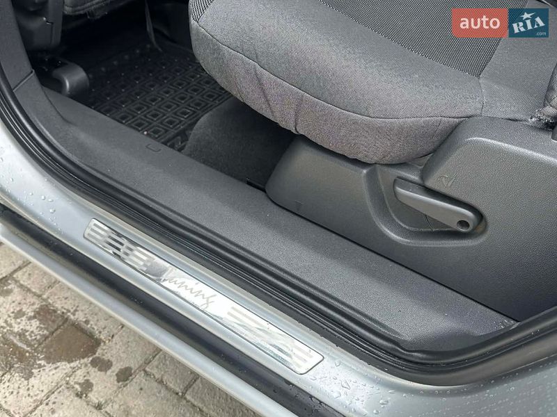 Мінівен Opel Zafira 2011 в Кам'янець-Подільському