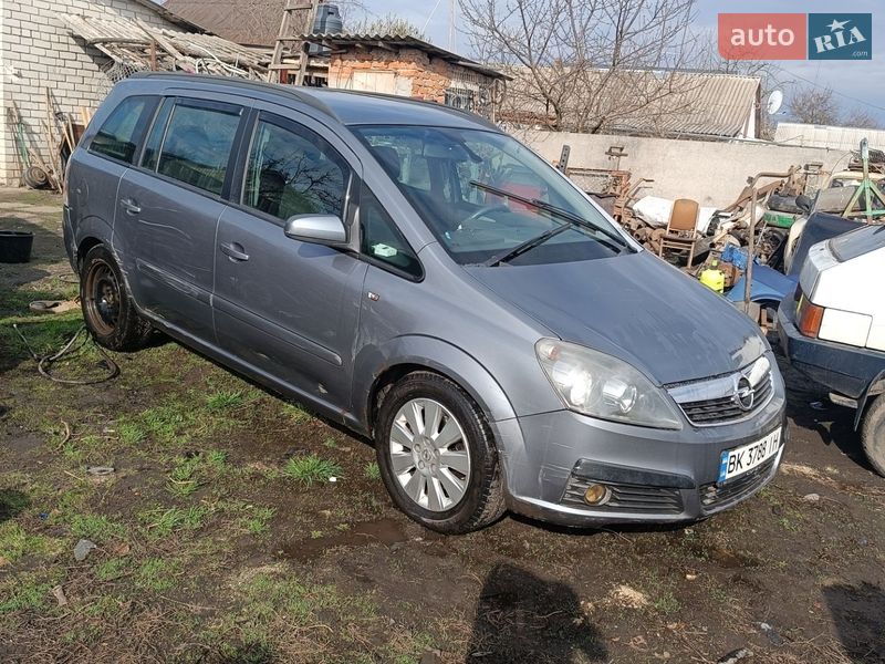 Минивэн Opel Zafira 2005 в Попельне