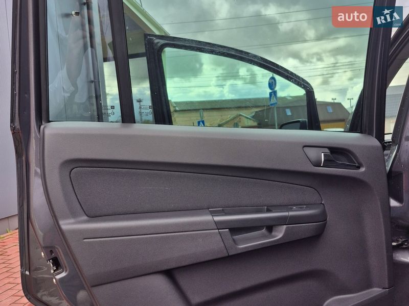 Мінівен Opel Zafira 2011 в Одесі