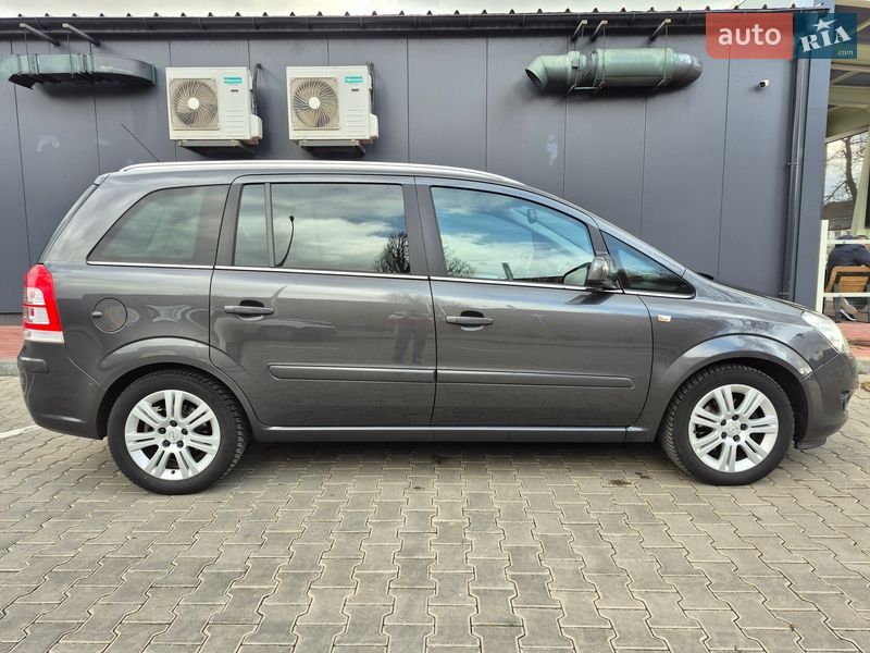 Мінівен Opel Zafira 2011 в Одесі